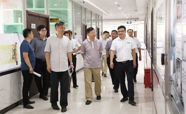 海港區政府領導參觀乾港集團