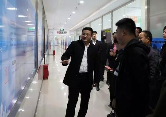 青年企業家參觀乾港集團